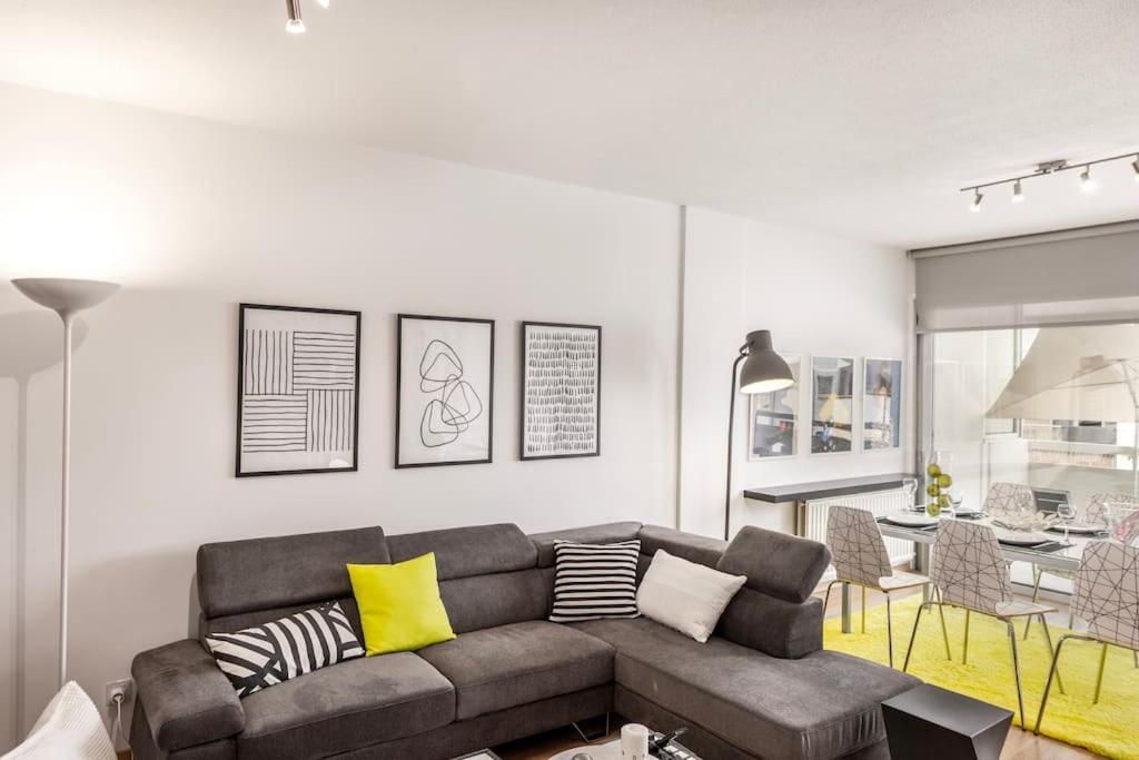 Luxurious Bright & Stylish 2Br With Office In Nicosia公寓 外观 照片